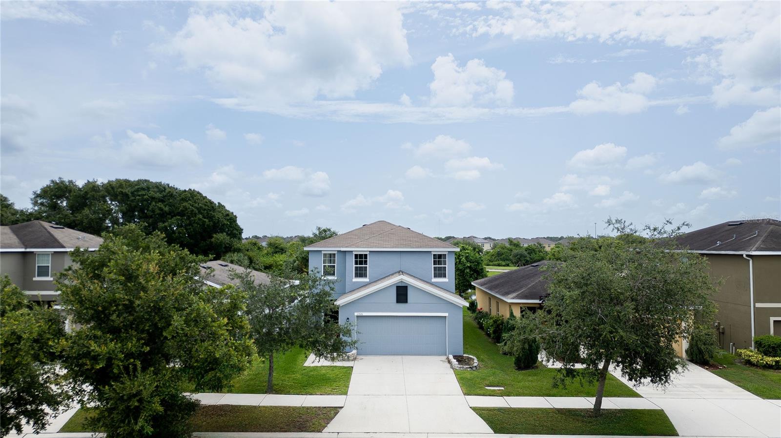 LOCATION LOCATION LOCATION! Your search is OVER. Welcome to this beautifully maintained 2017 built home located in the heart of Gibsonton. 6 mins away from local grocery stores, 7 mins away from AMC movie theater and local restaurants/bars, everything is traffic free distance. Home is on a cul-de-sac street with your backyard view of conservation & pond. Say goodbye to back door neighbors!
Downstairs has an open concept kitchen with a tasteful island overlooking dining and living area, ideal set up for entertaining. Downstairs has a half bathroom for guest. You will love the 2 car garage spacious enough to also store lawn equipment.
Home comes with hurricane shutters AND a security alarm system insuring the safety of your home and wallet. Irrigation system comes included to maintain curb appeal. All bedrooms plus laundry are conveniently located upstairs. Loft is also upstairs that can be used office, playroom, library, possibilities are endless.
The community clubhouse and amenities are located .2 miles away, walking distance, and has a beautiful large pool/patio area to enjoy swimming in beautiful Florida weather. It also has 2 playgrounds, tennis courts, basketball court, and fitness center. There is an indoor facility with a kitchen that can be rented for birthday parties or special events.
Located close to I-75, Hwy 301 and US 41 this home provides you easy access to wherever you want to travel. On top of Carriage Pointe being one of Gibsonton's best kept communities, seller is also willing to ASSIST WITH CLOSING COSTS. Opportunities like this don't come often, schedule a showing TODAY!