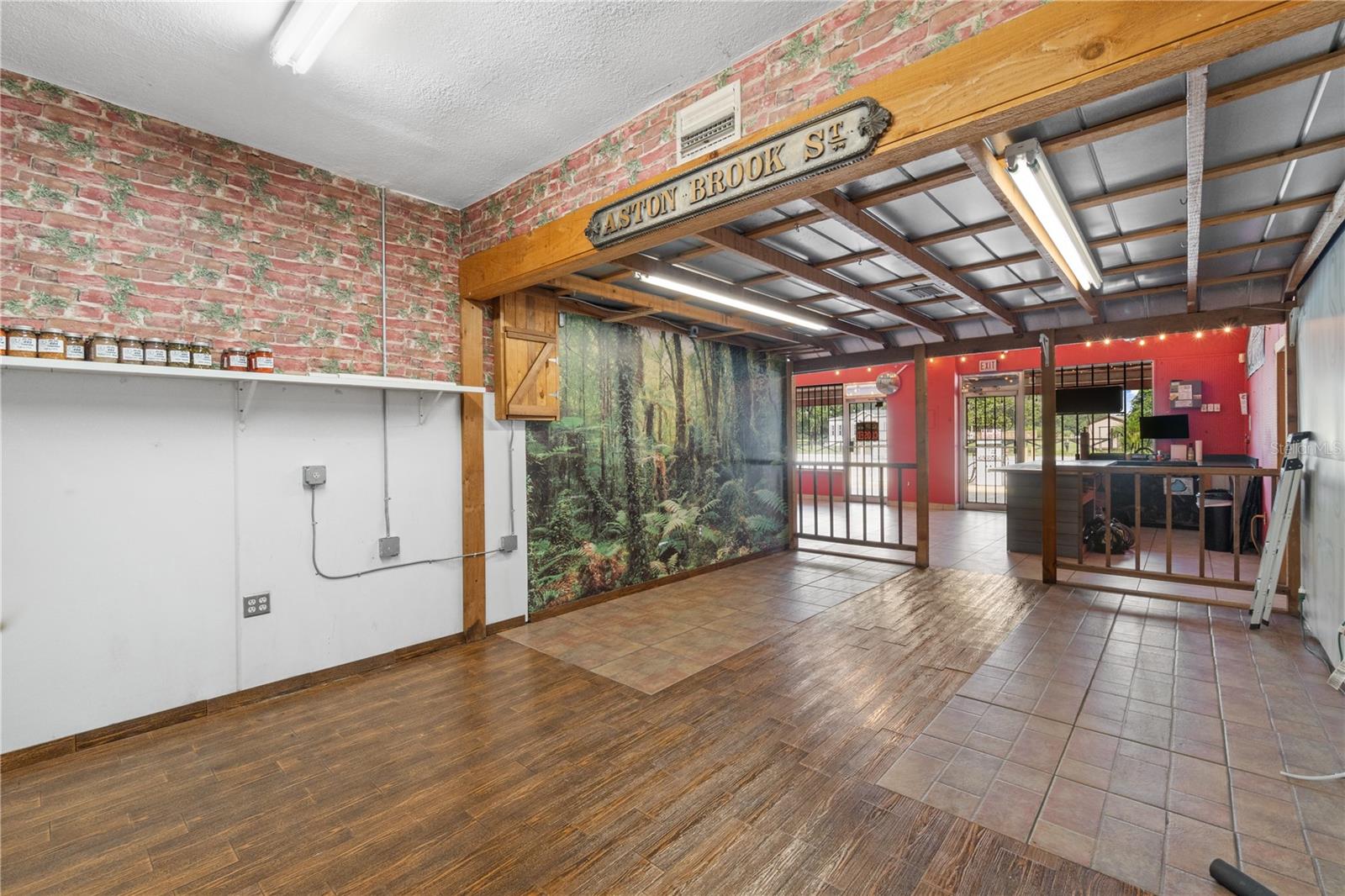 TIOTIE BEACH ESTATES - Commercial Sale