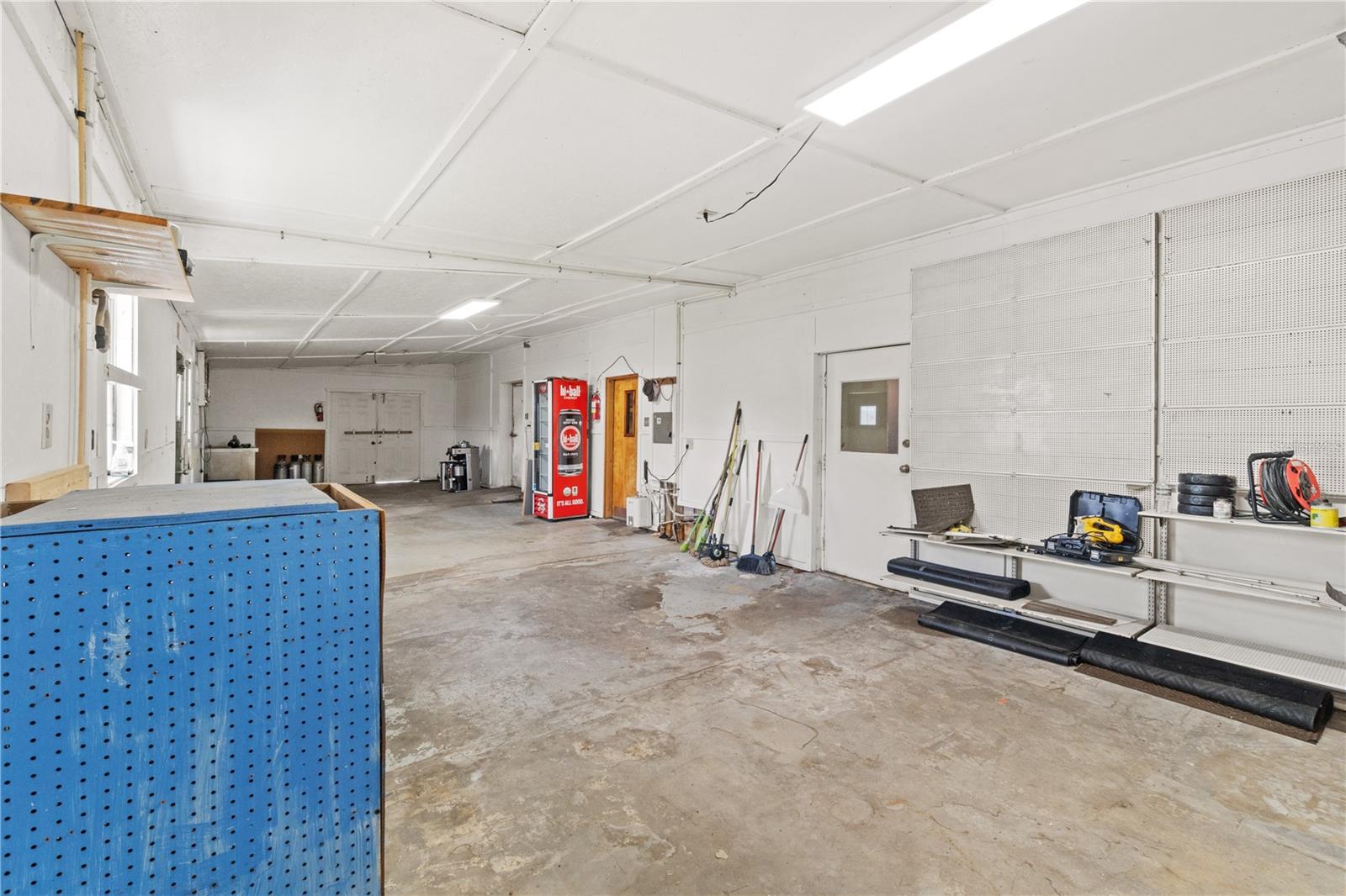 TIOTIE BEACH ESTATES - Commercial Sale