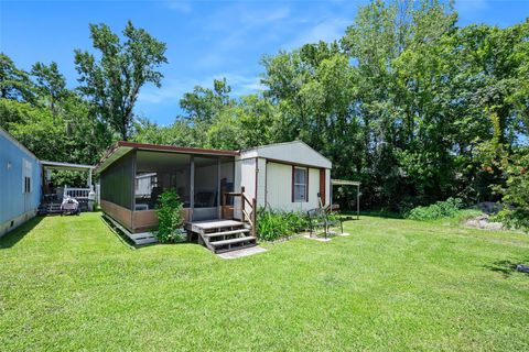 Tiny photo for 55521 Front Street, Astor, FL 32102 (MLS # V4949927)