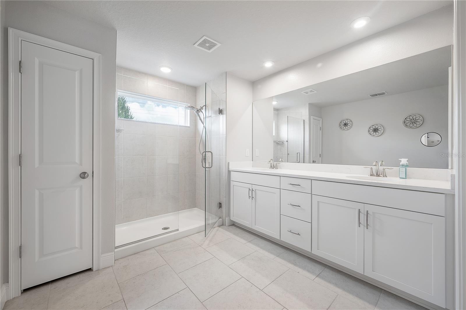 AVEA POINTE - Residential