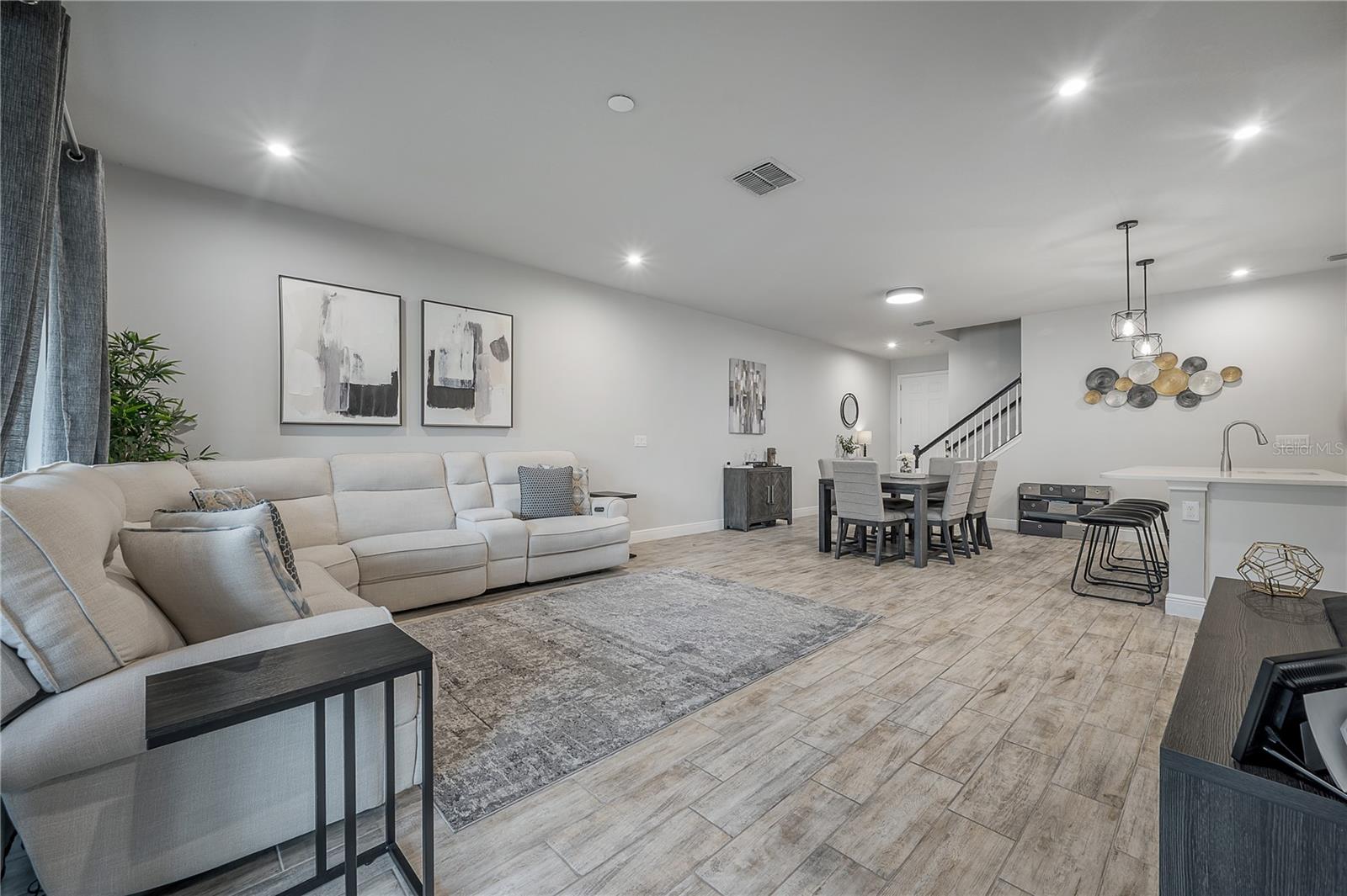 AVEA POINTE - Residential