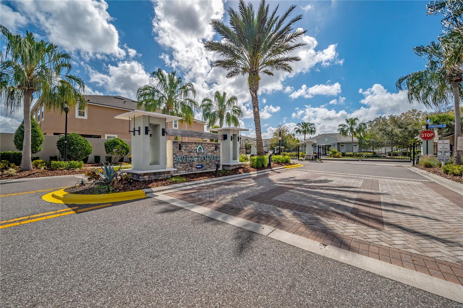 AVEA POINTE - Residential