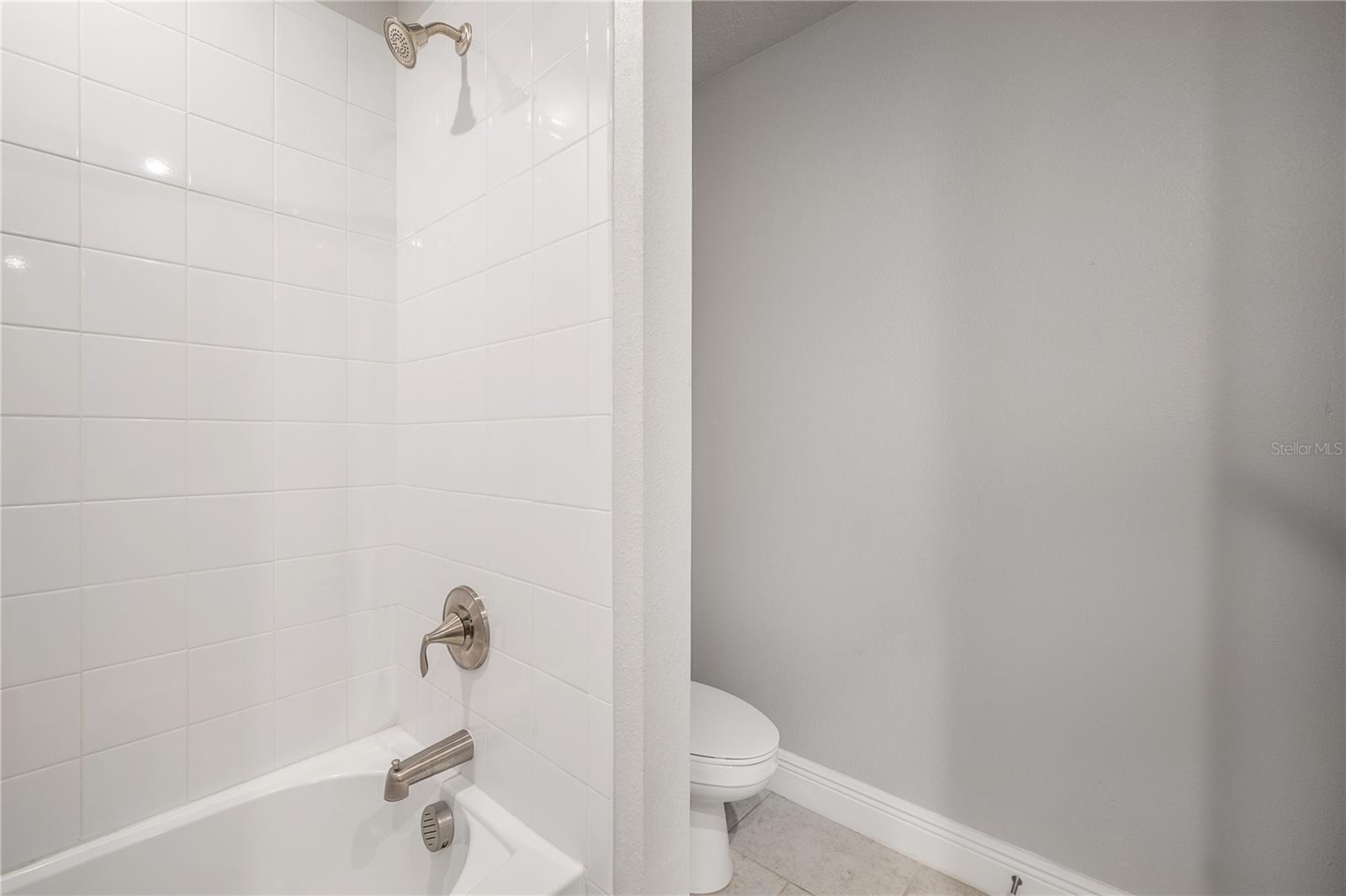 AVEA POINTE - Residential