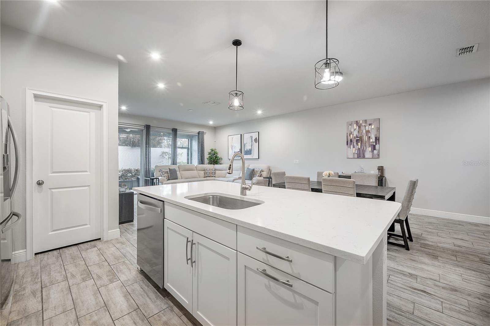 AVEA POINTE - Residential