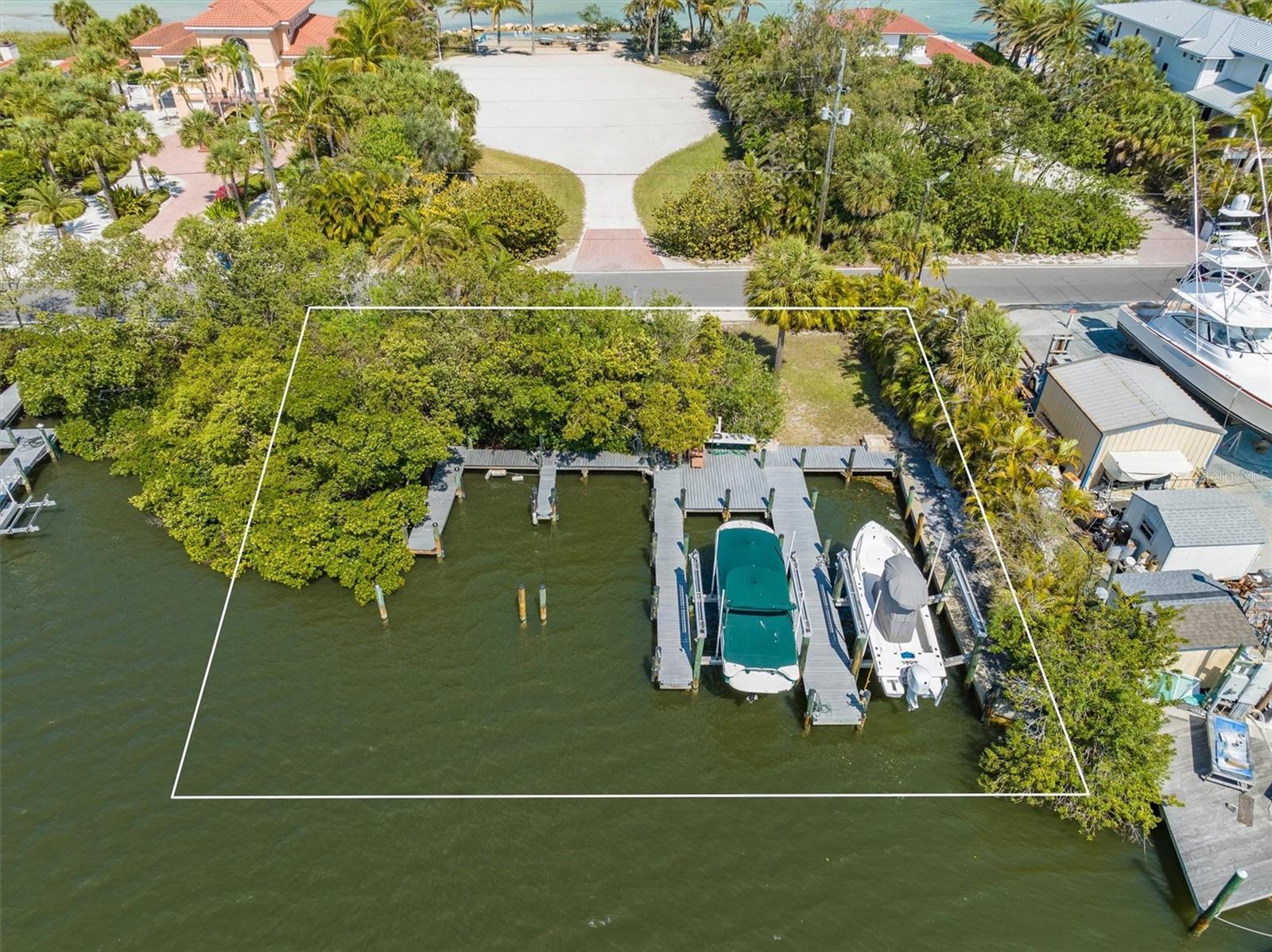 826 S BAY BOULEVARD A