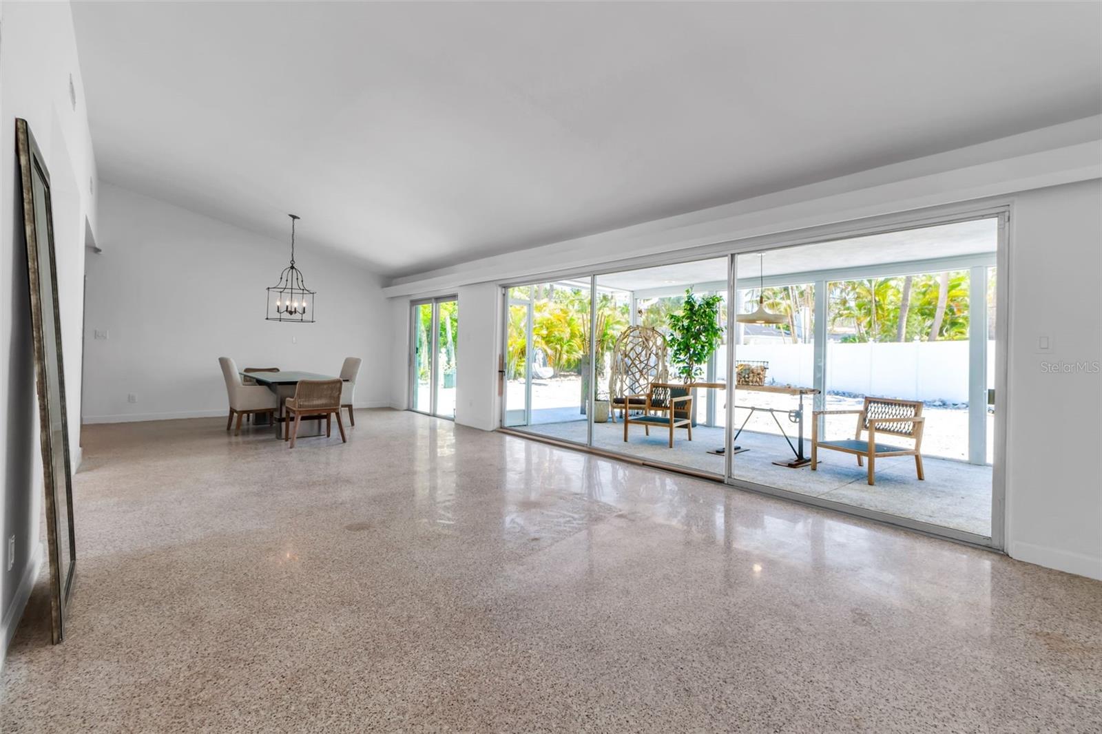 SAINT ARMANDS DIV - Residential