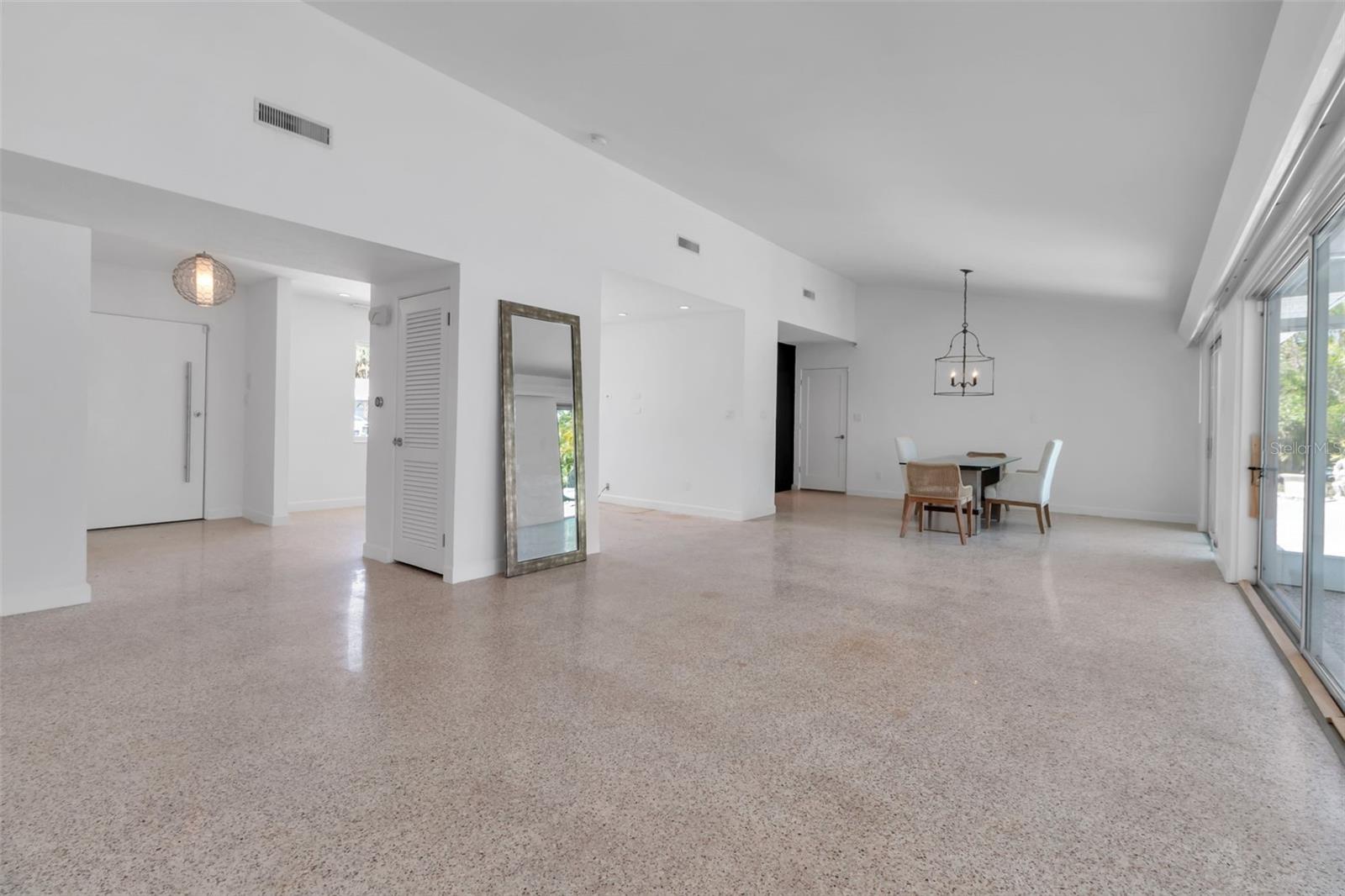 SAINT ARMANDS DIV - Residential