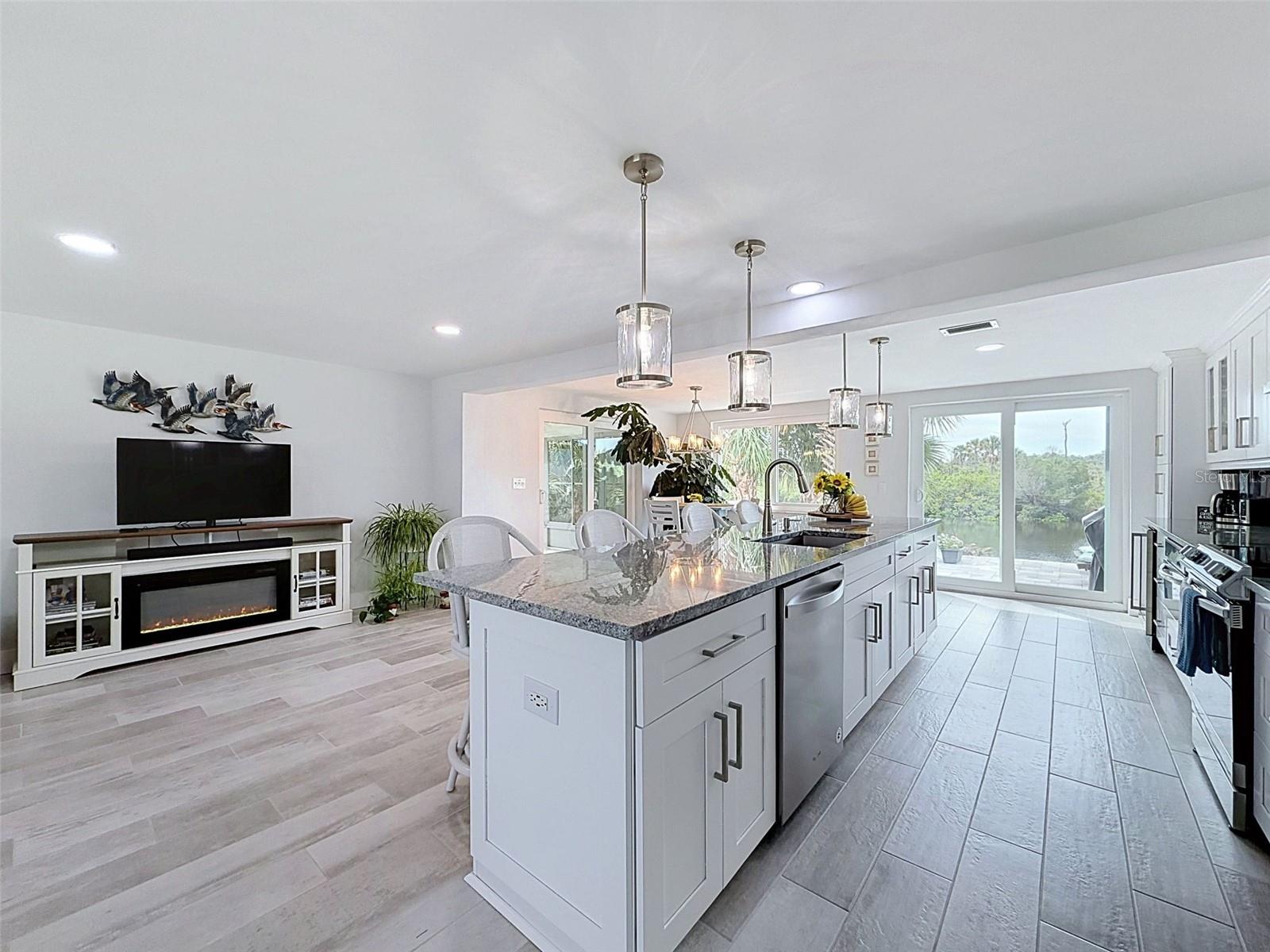 6618 LEESIDE ISLE