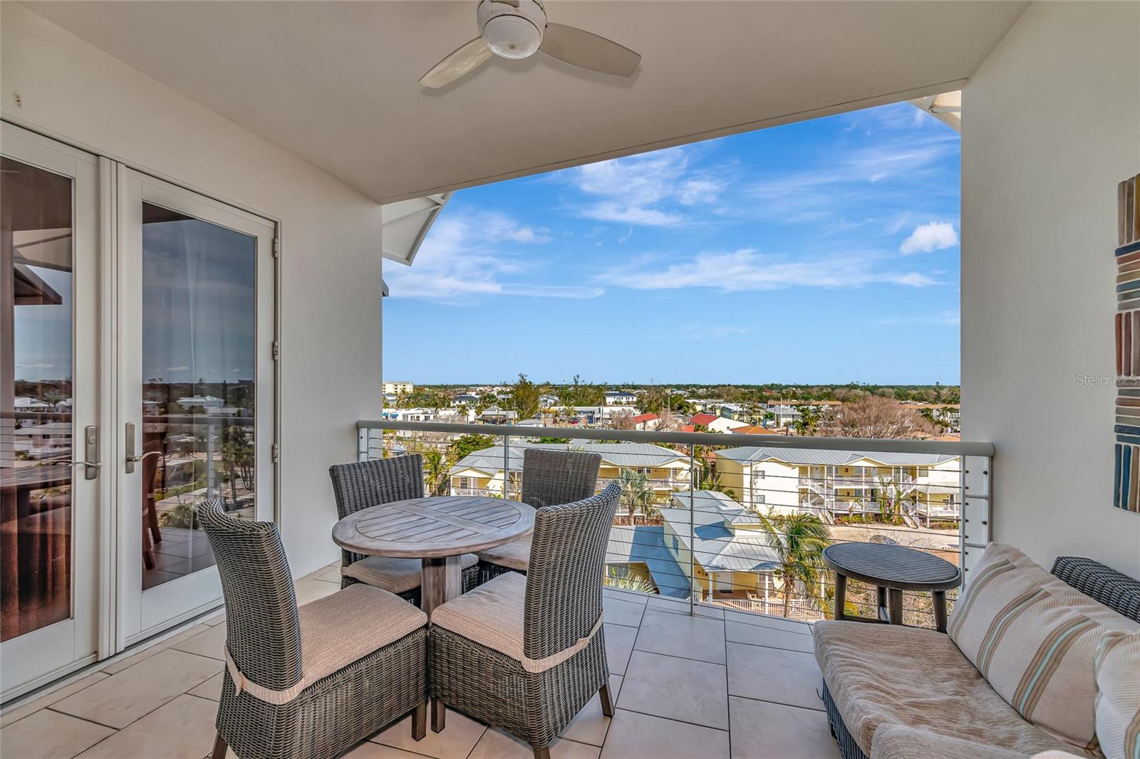 915 SEASIDE DRIVE 604