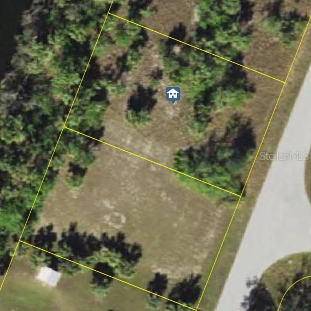 Photo of 561 Pembroke Drive, Port Charlotte, FL 33954 (MLS # C7511735)