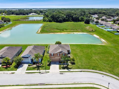 A home in AUBURNDALE