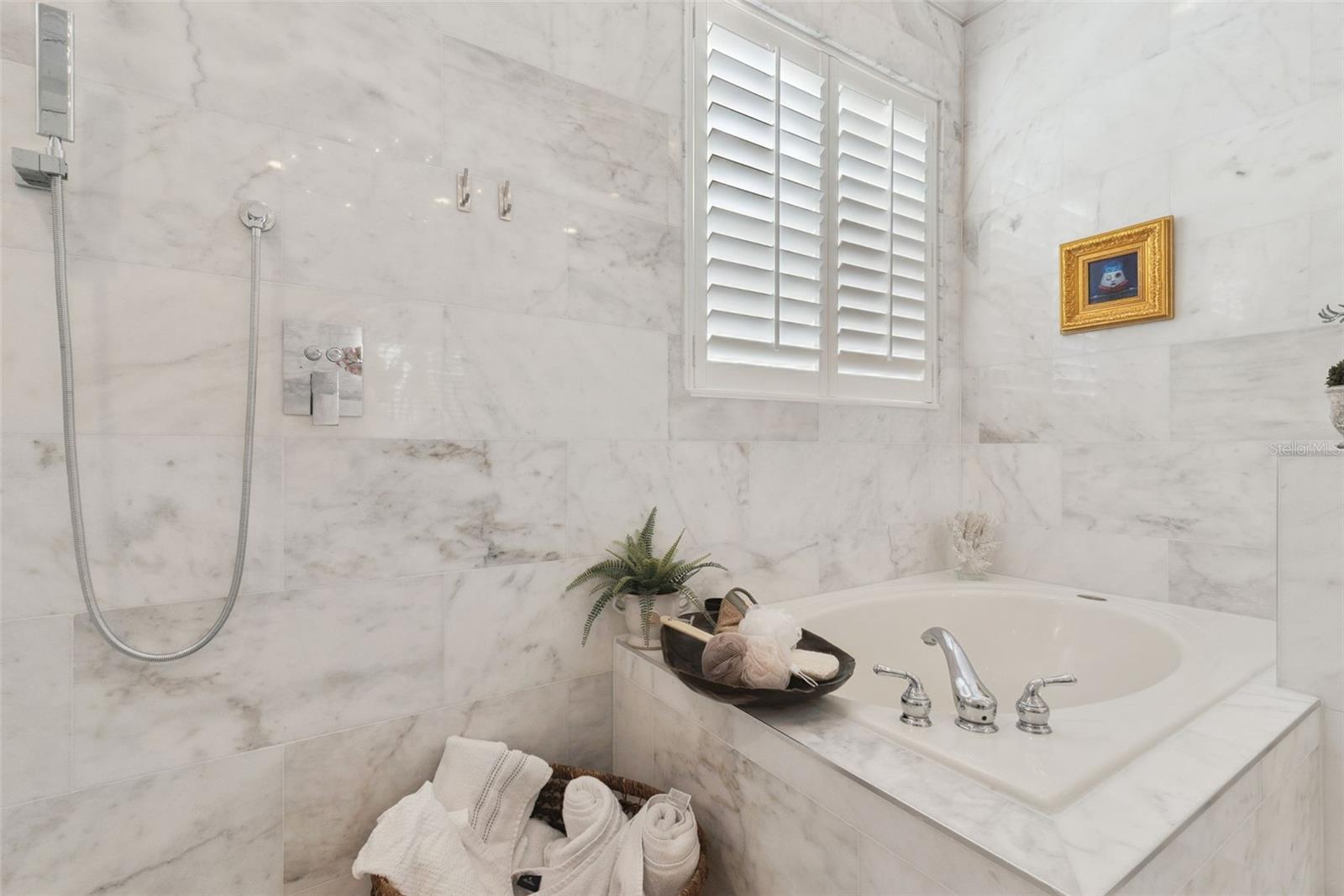 BELLA NOTTE/VIZCAYA PH 3 - Residential