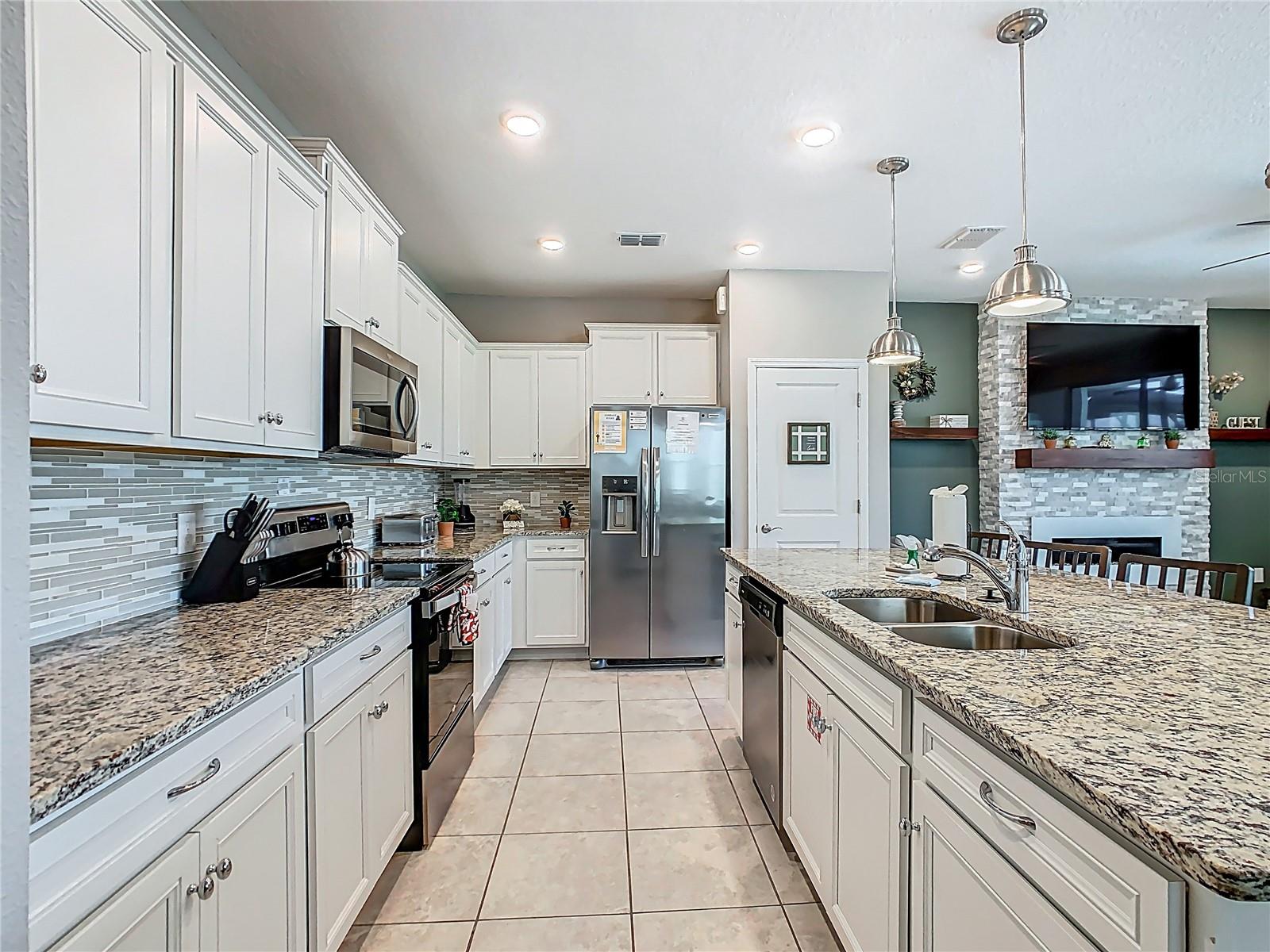 WINDSOR ISLAND RESIDENCE - Residential