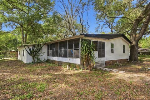 Photo of 6945 NE 5th Place, Ocala, FL 34470 (MLS # O6405750)