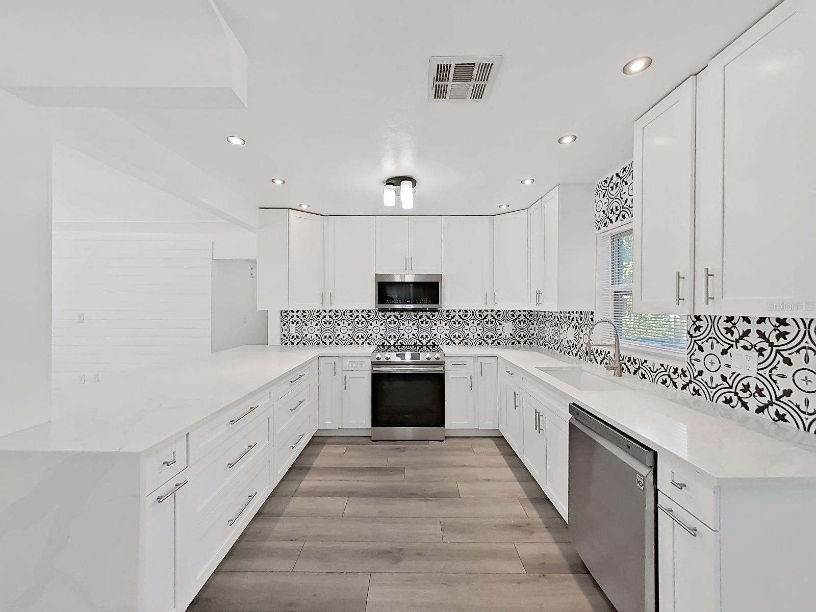 CARLTON TERRACE - Residential