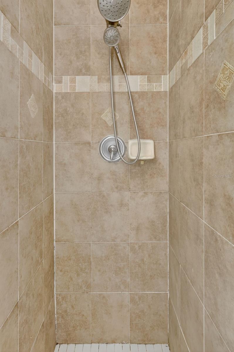 SUMMERFIELD VILLG 1 TRCT 18 - Residential