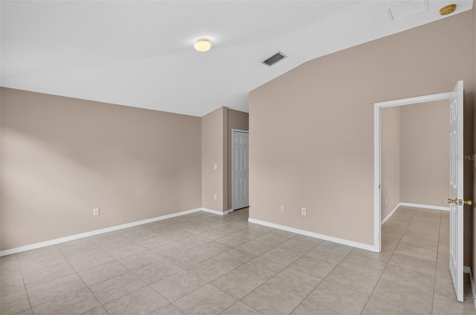 SUMMERFIELD VILLG 1 TRCT 18 - Residential