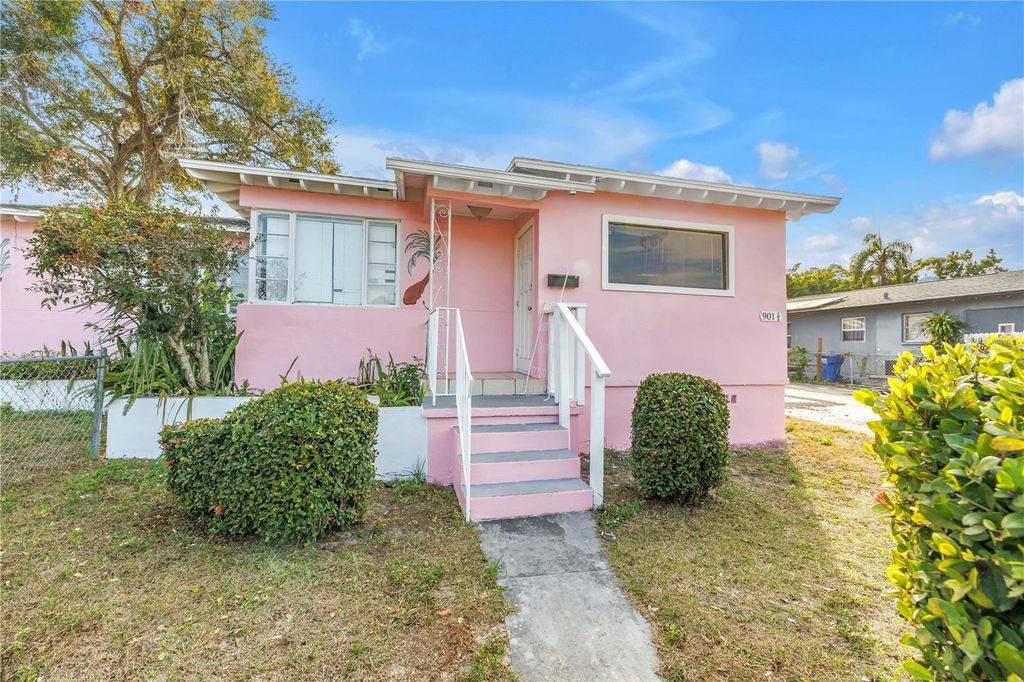Photo of 901 12th Street S, St Petersburg, FL 33712 (MLS # TB8470654)