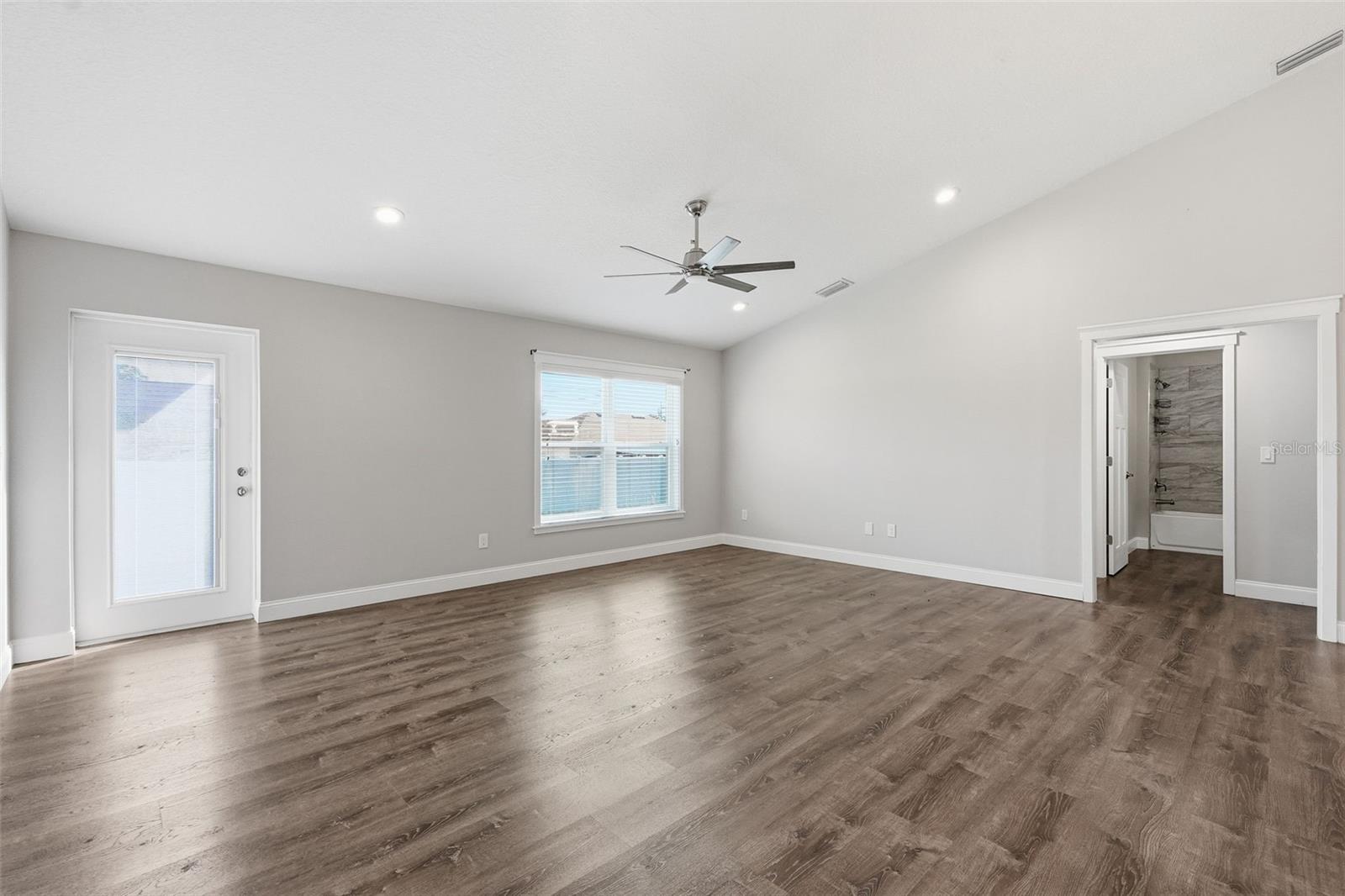 SPRING HILL - Residential