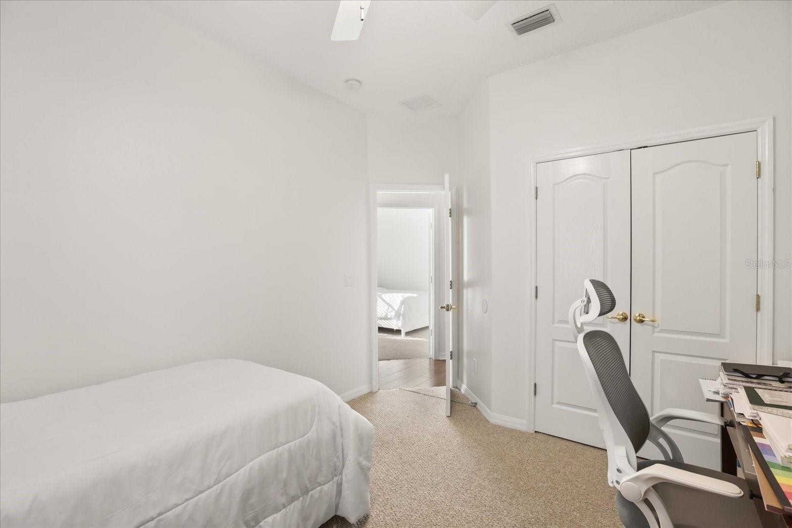 LAKES WINDERMERE PH 01 49 108 - Residential