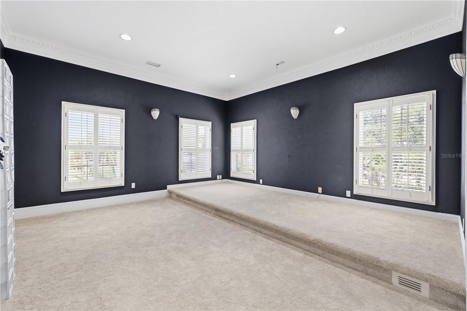 RESERVE THE - Residential