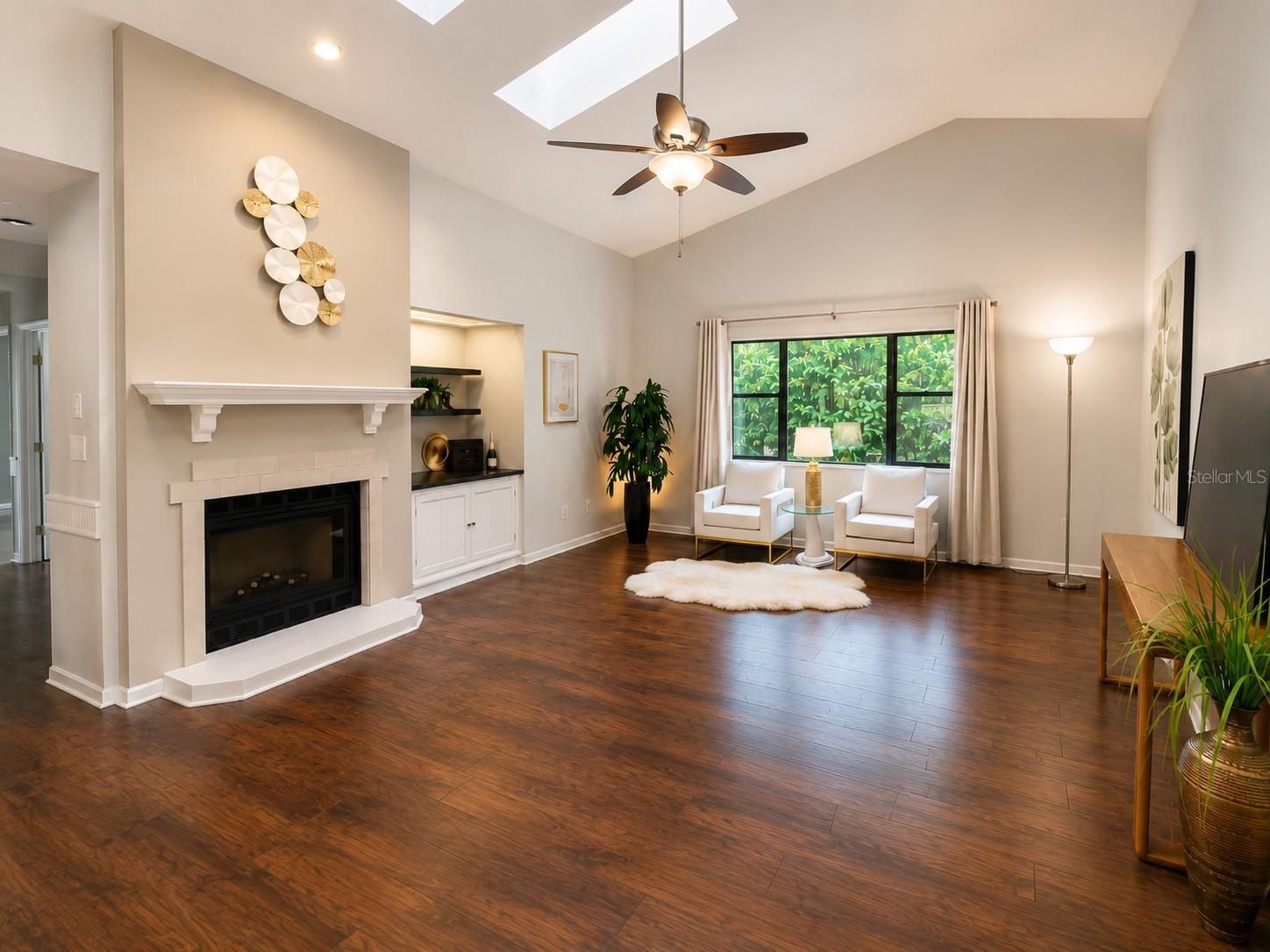 785 CENTERWOOD DRIVE