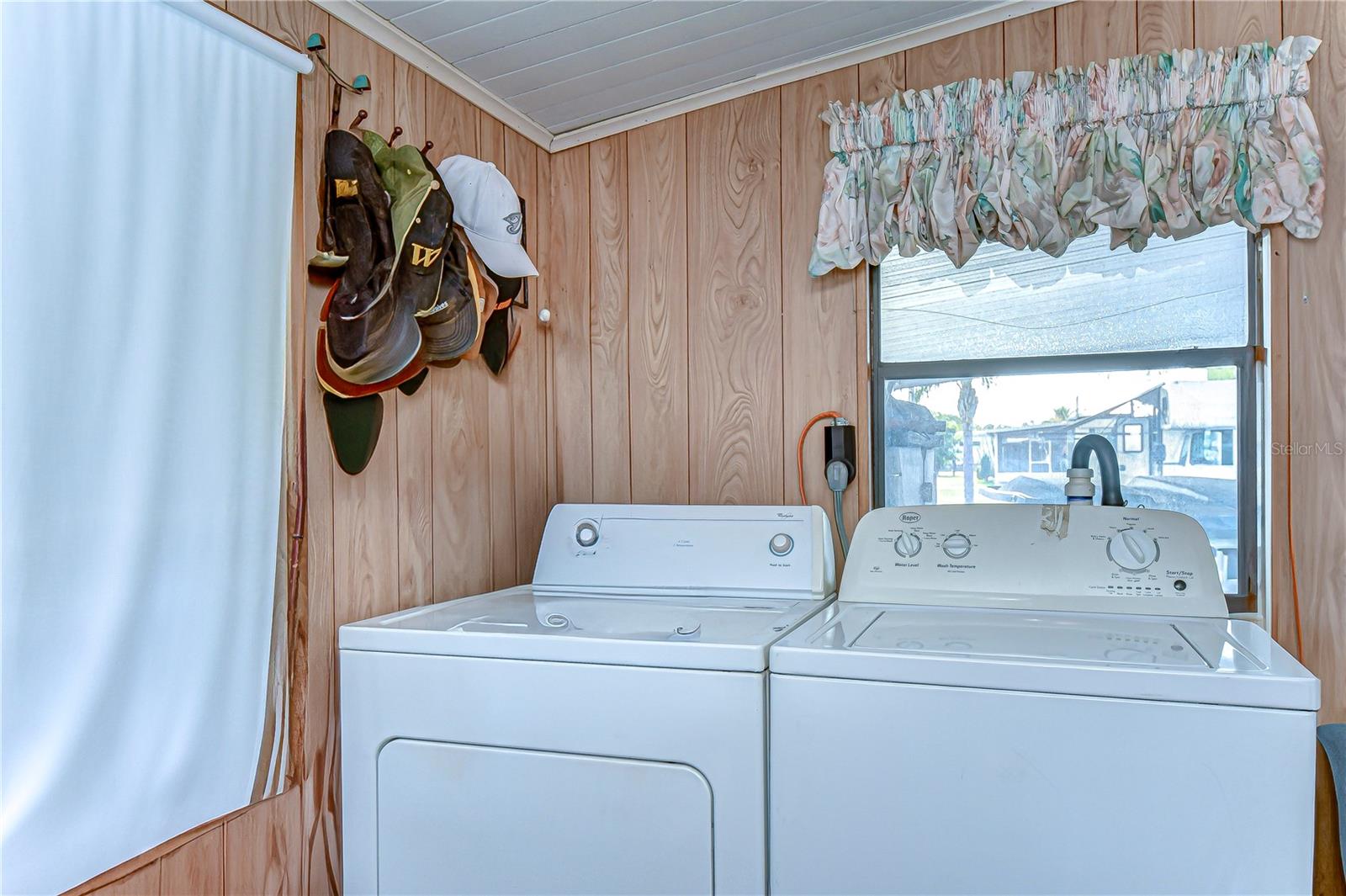 PINECREST MOBILE HOME PARK - Residential