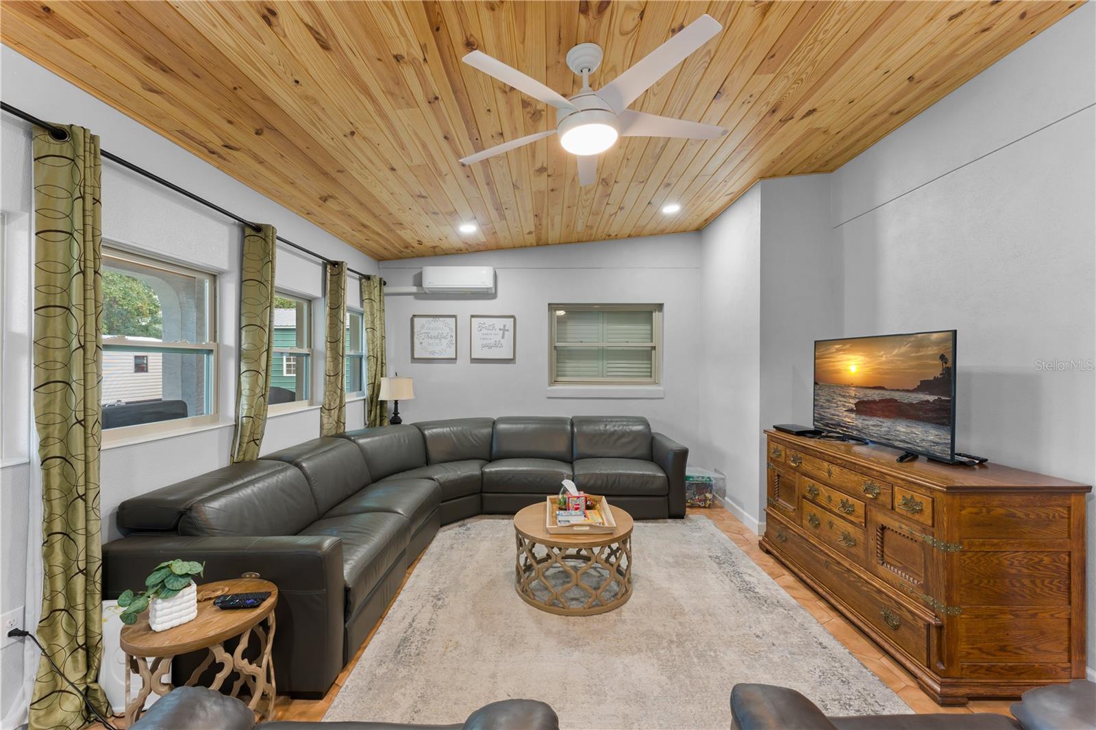 KNOLLWOOD 1ST ADD - Residential