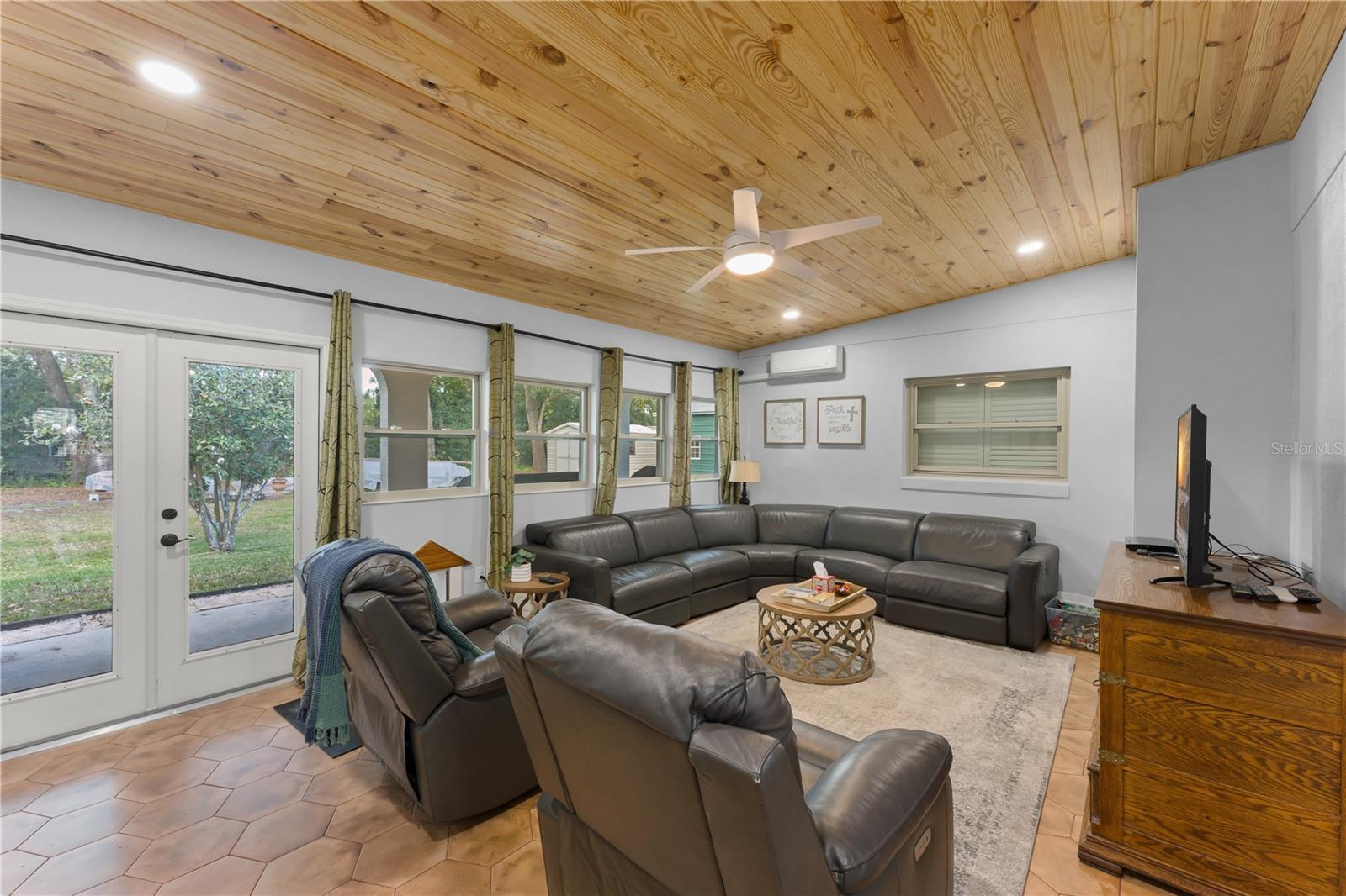 KNOLLWOOD 1ST ADD - Residential