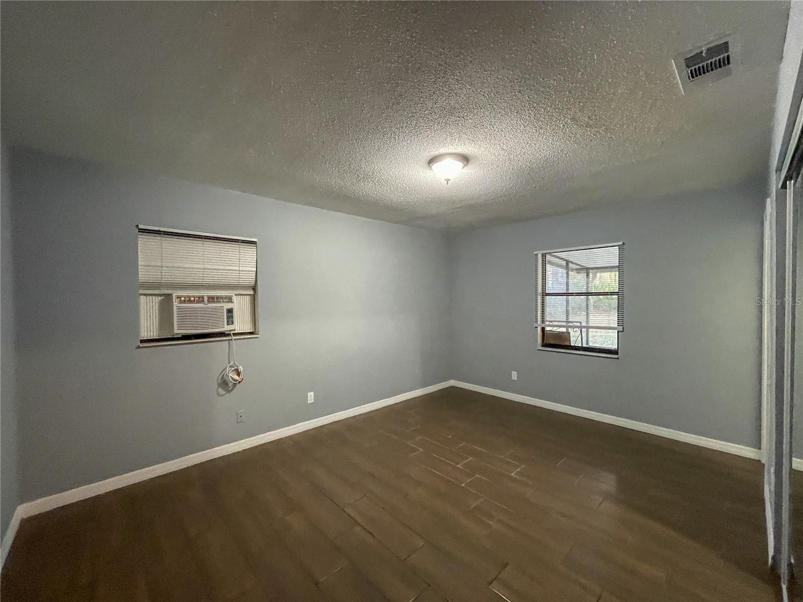 CRYSTAL PARK - Residential