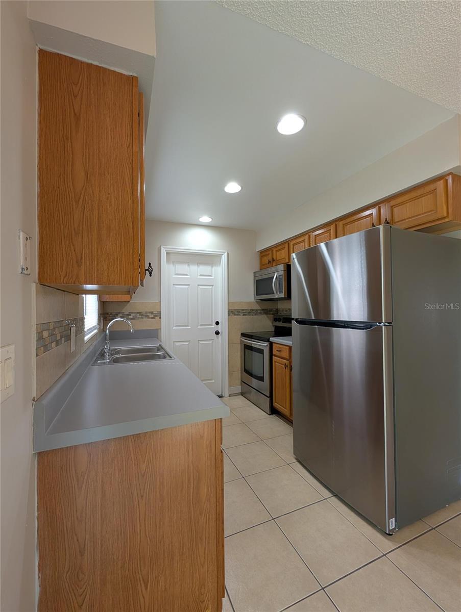 1909 LAUREN BETH AVENUE