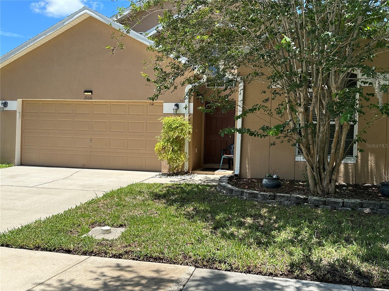 2106 CONGRESS LANE