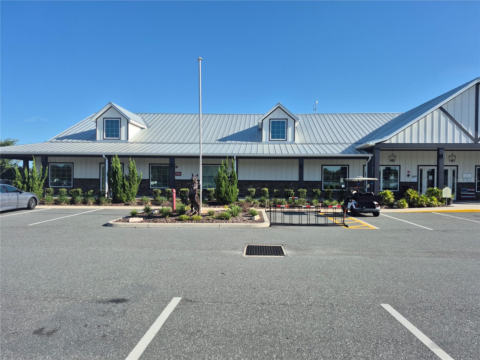 CHAMPIONS RUN OCALA LUXURY RV RESORT - Land