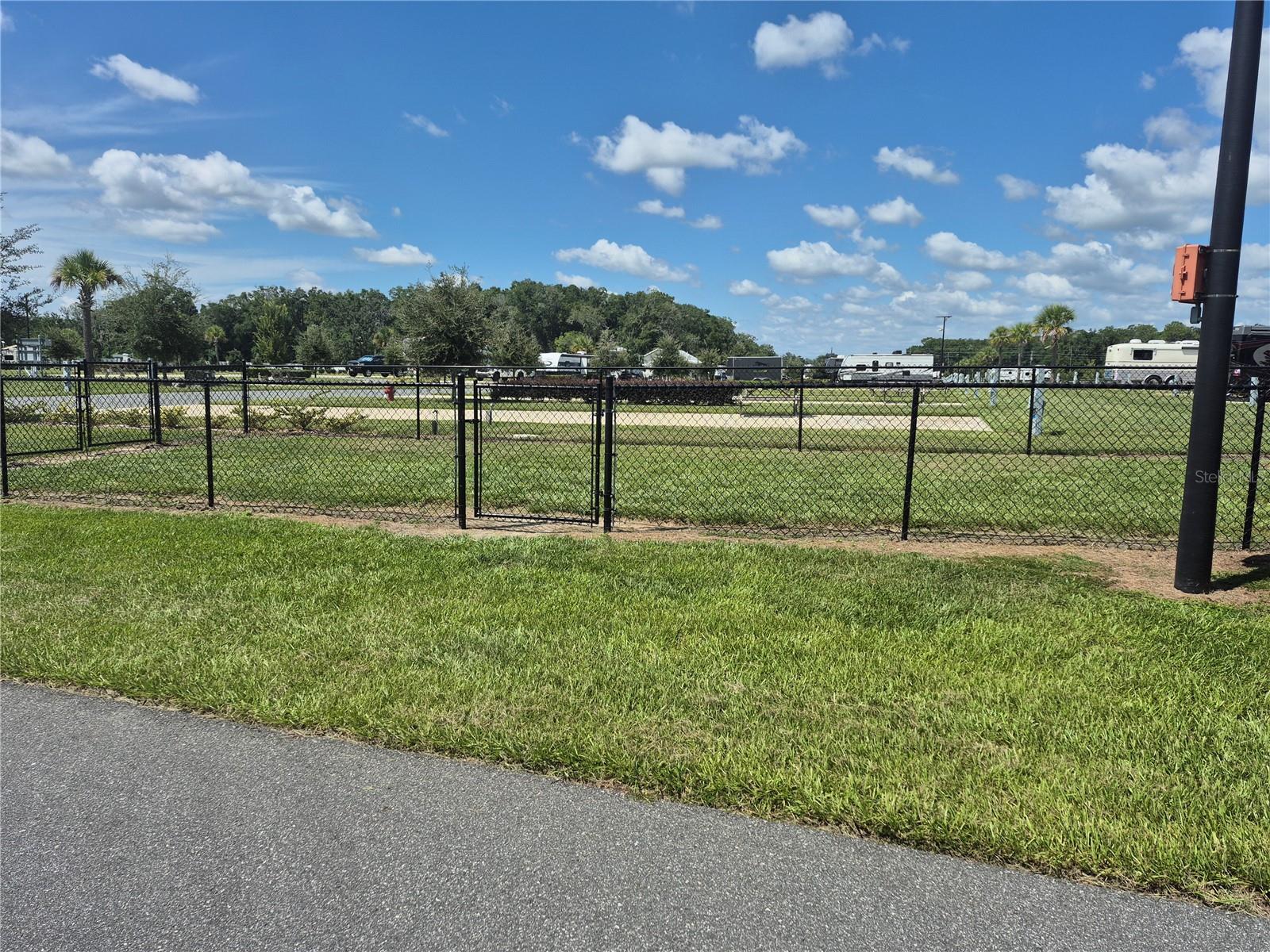 CHAMPIONS RUN OCALA LUXURY RV RESORT - Land