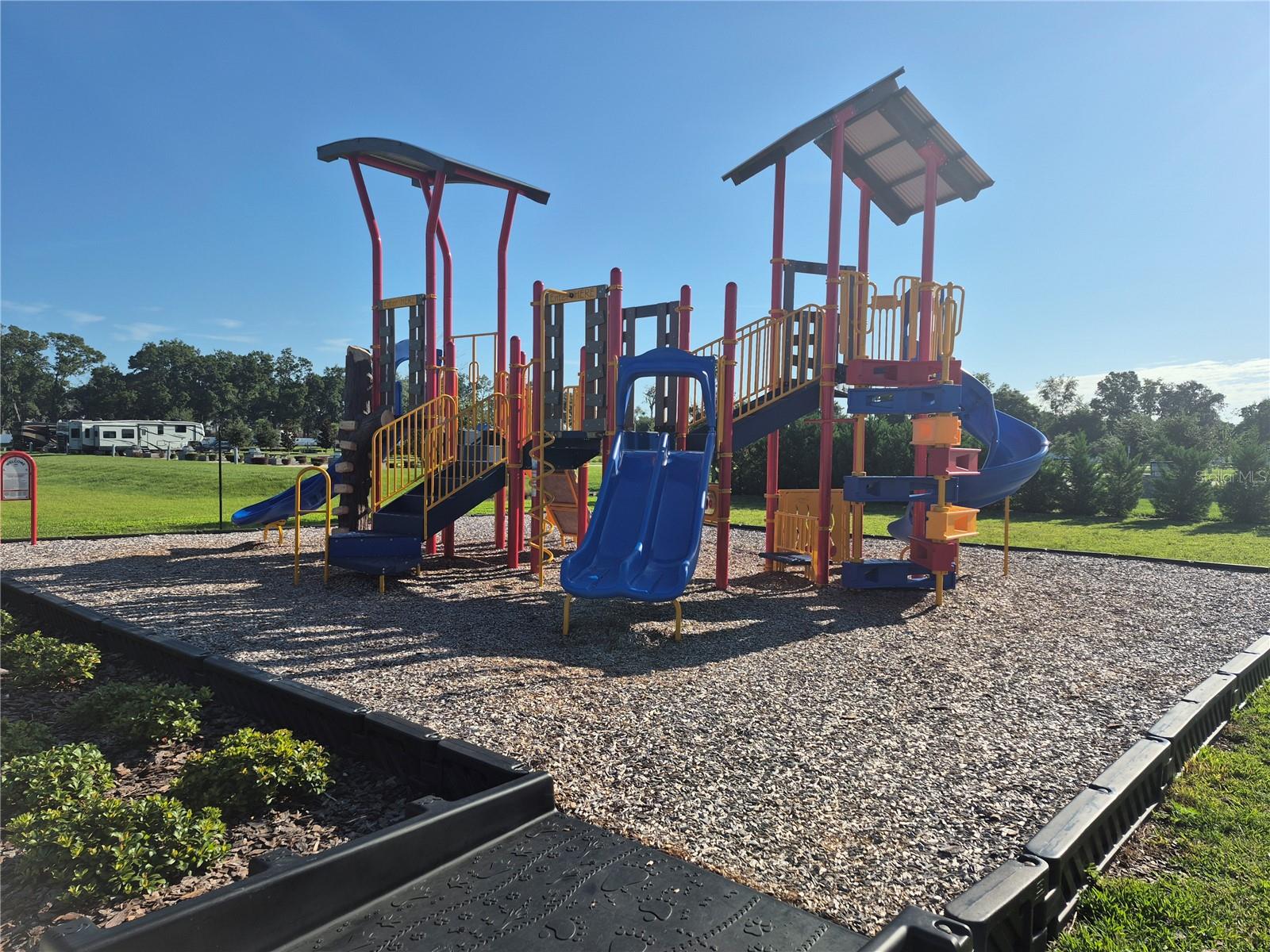 CHAMPIONS RUN OCALA LUXURY RV RESORT - Land