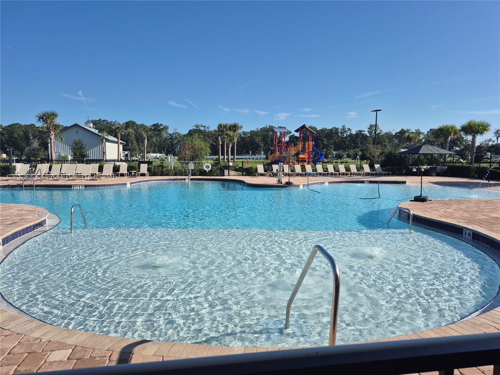 CHAMPIONS RUN OCALA LUXURY RV RESORT - Land