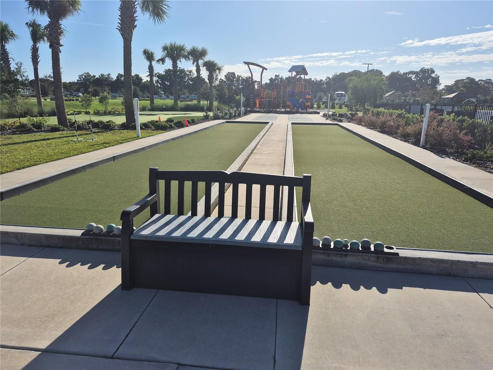 CHAMPIONS RUN OCALA LUXURY RV RESORT - Land