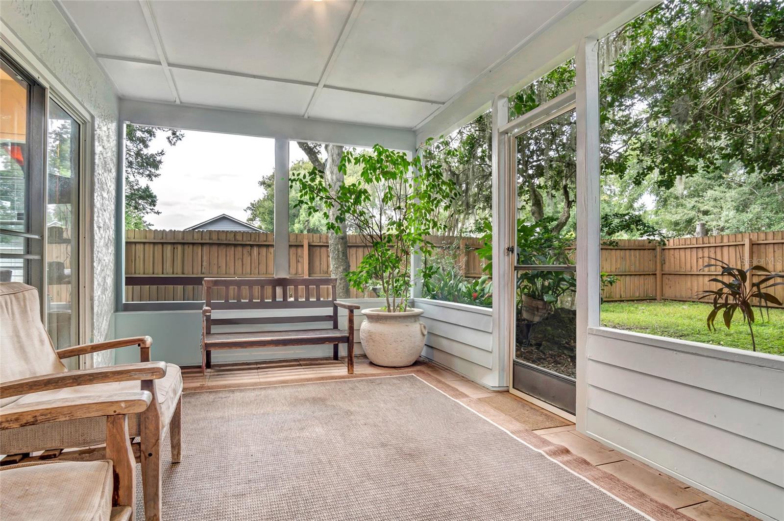 COUNTRY LANE - Residential