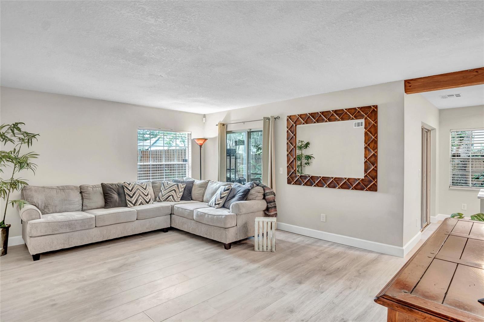 COUNTRY LANE - Residential