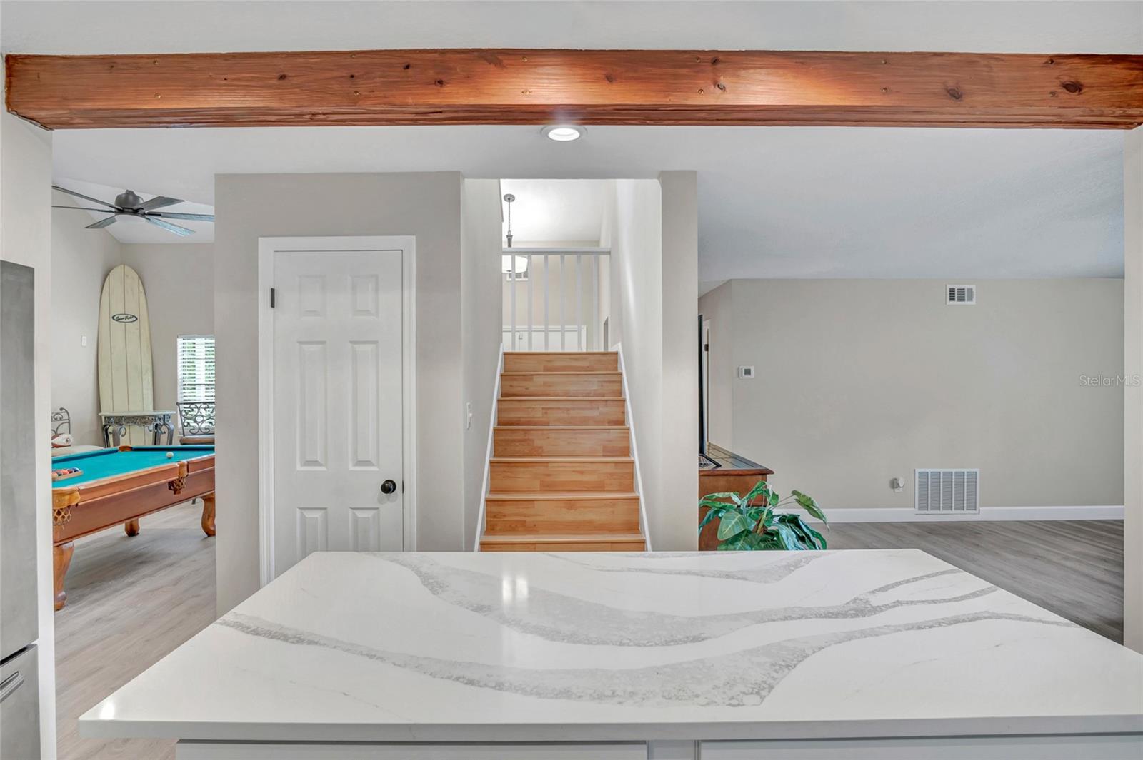 COUNTRY LANE - Residential