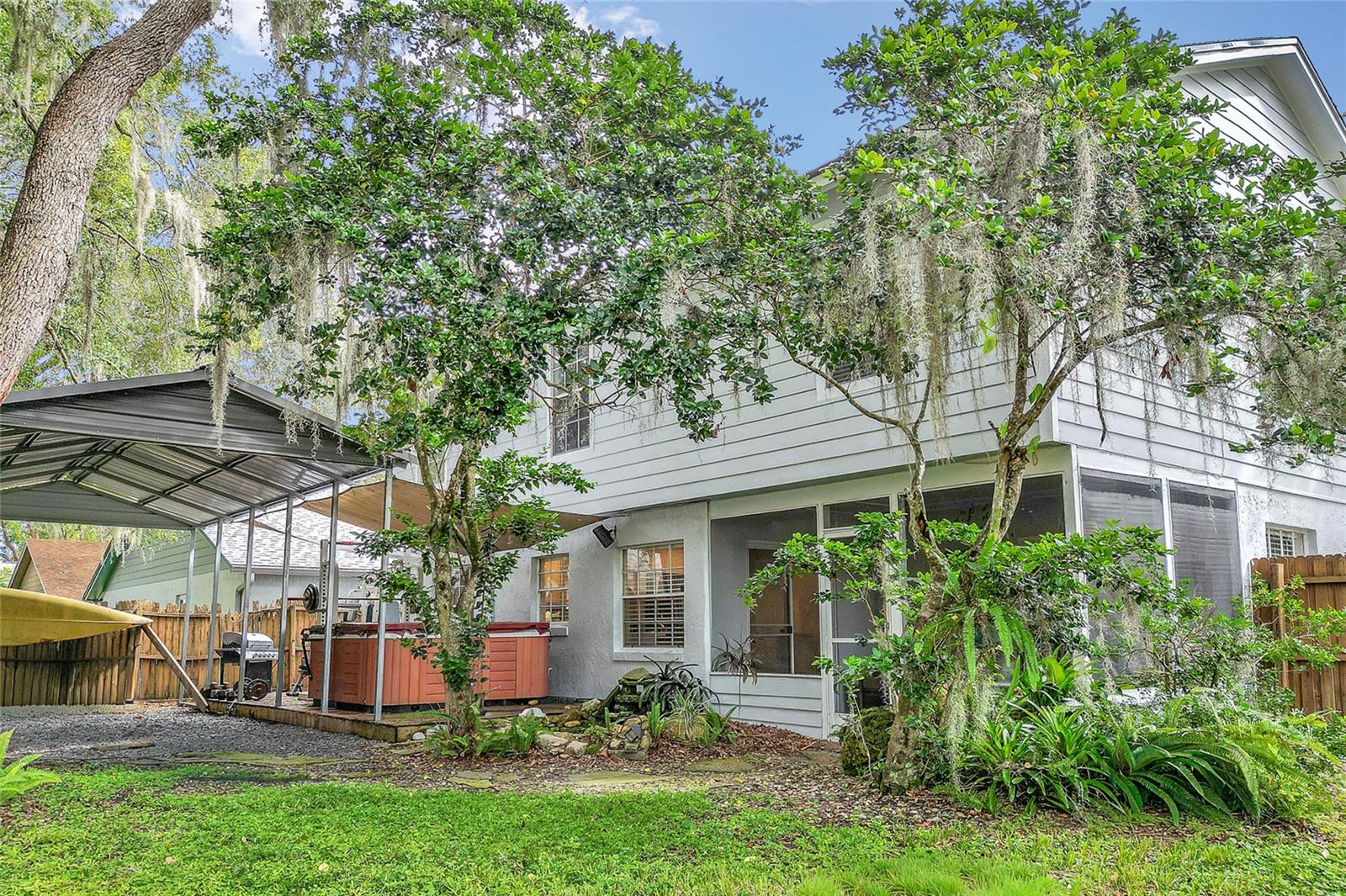 COUNTRY LANE - Residential