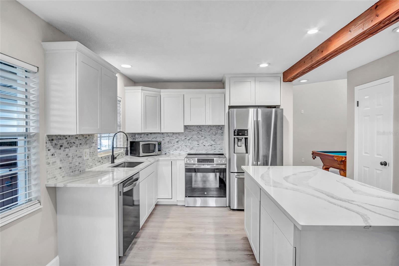 COUNTRY LANE - Residential