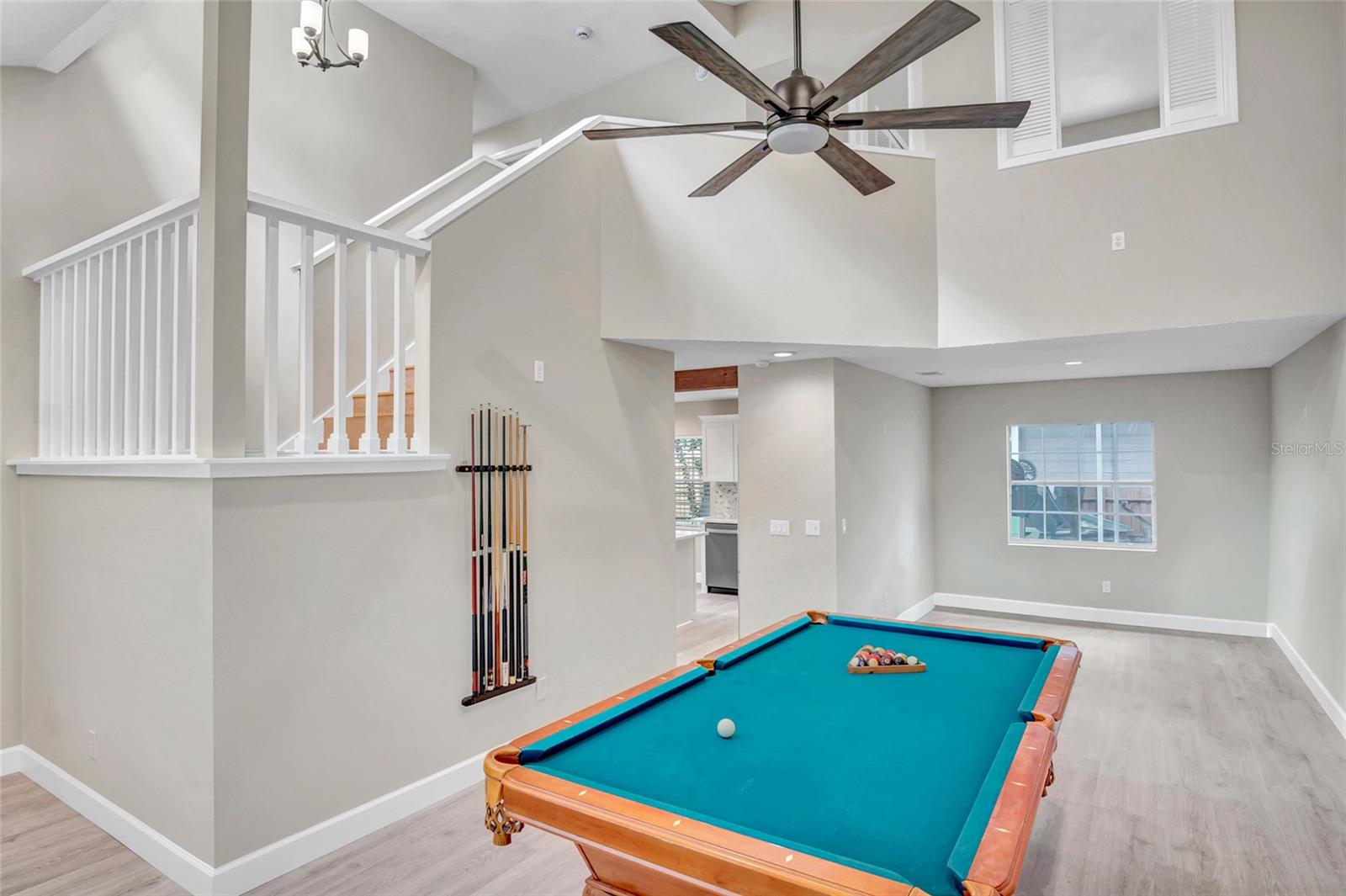 COUNTRY LANE - Residential