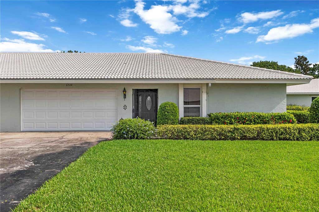 Photo of 6510 11th Avenue W, Bradenton, FL 34209 (MLS # A4701404)