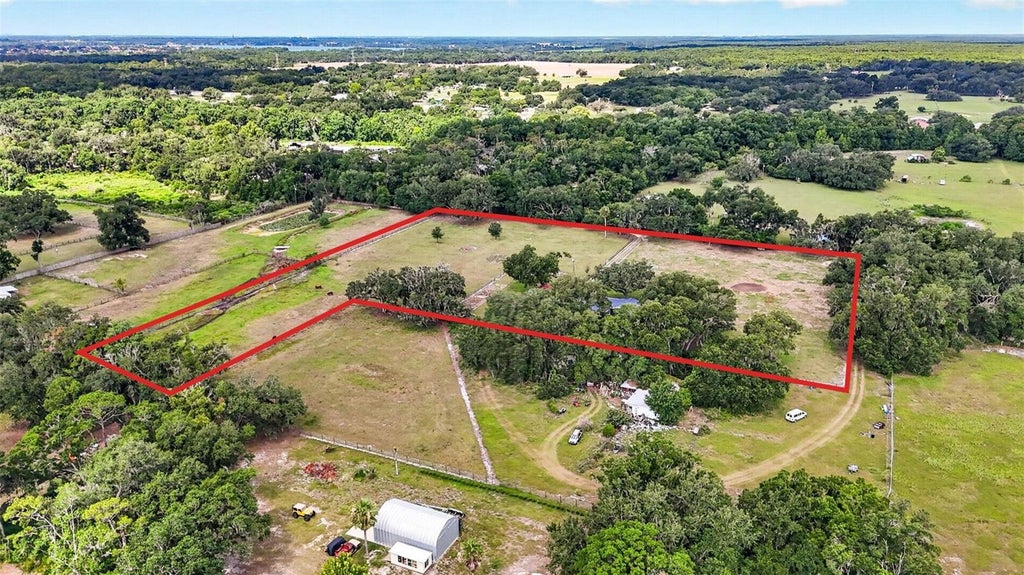 Photo of 5702 Tindale Road, Plant City, FL 33565 (MLS # TB8521055)
