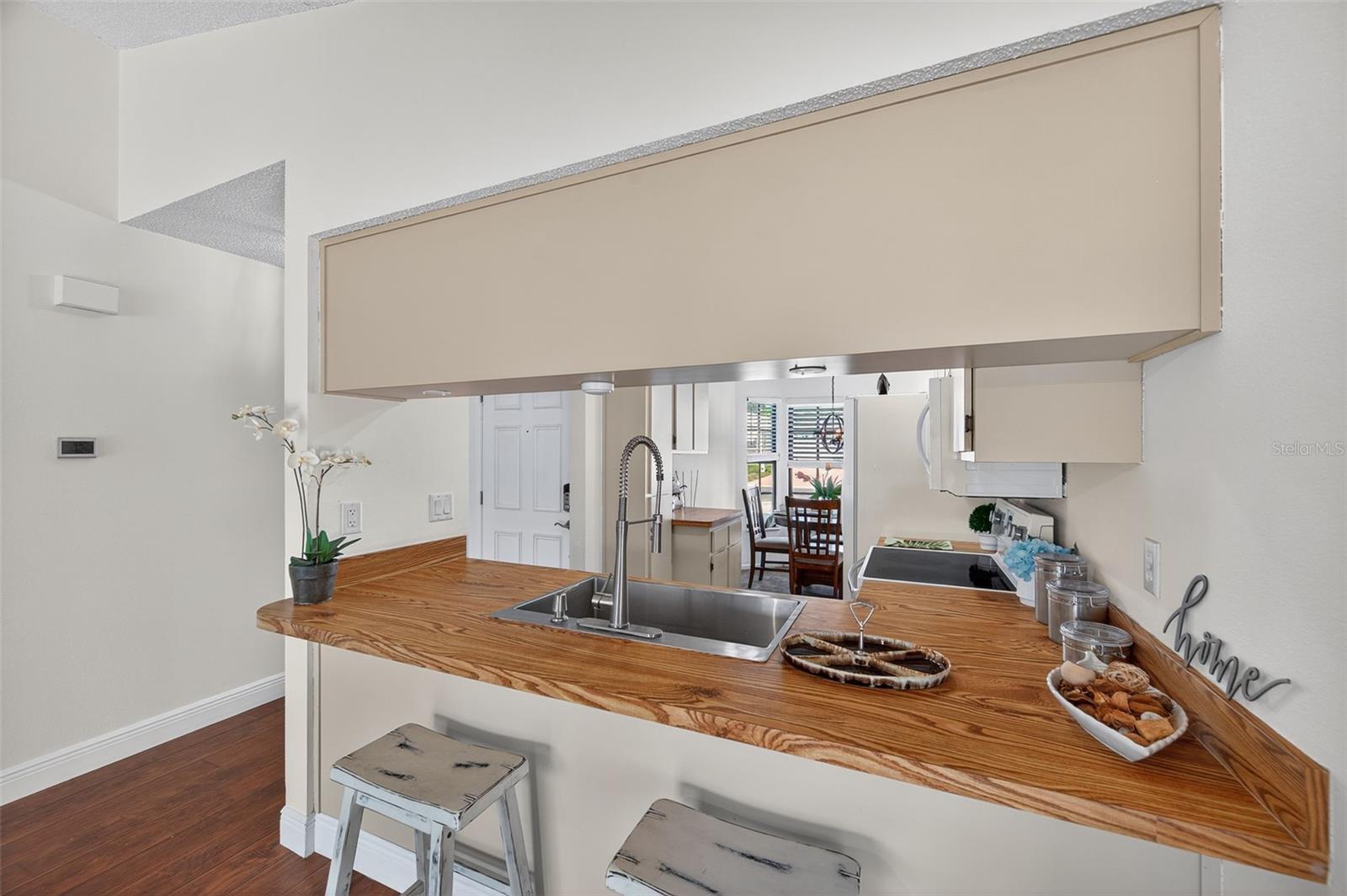 6602 CROSSBOW LANE