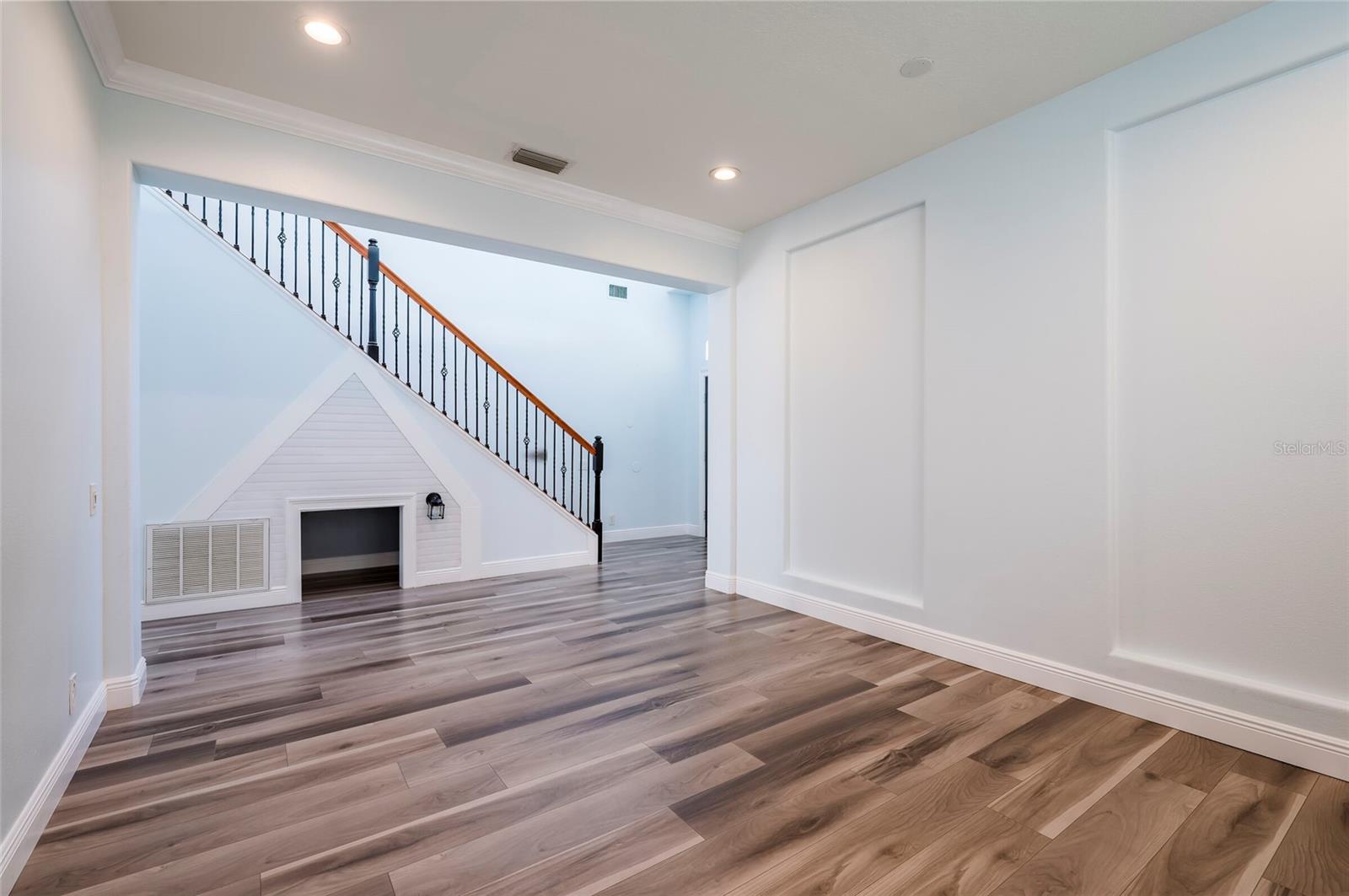 CYPRESS KNOLL - Residential