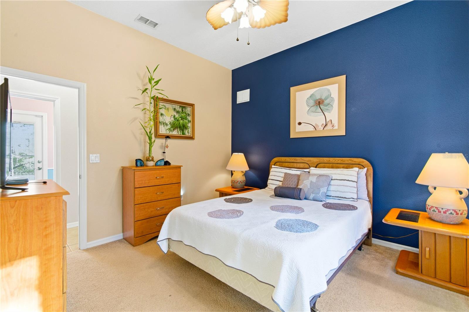 ROYAL HIGHLANDS - Residential