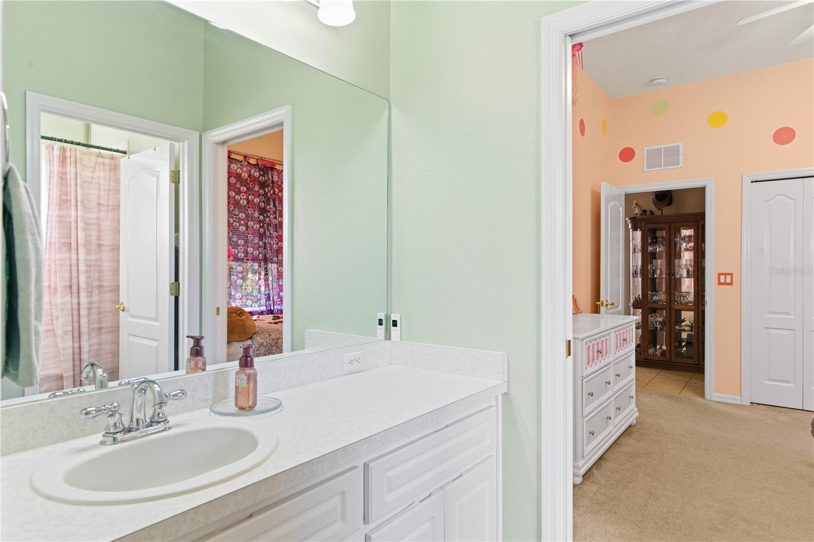 ROYAL HIGHLANDS - Residential